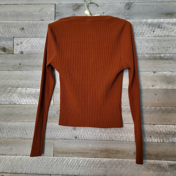 Women's ribbed henley Y2k tortoise shell button top. Fall - Picture 2 of 6